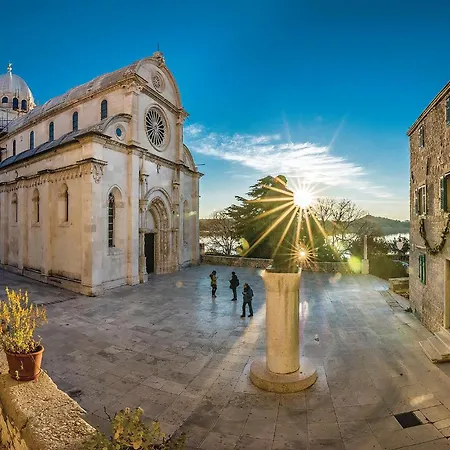 Lovely In Donje Polje