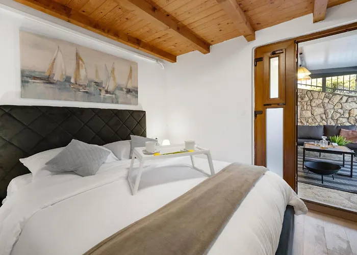 Lovely In * Donje Polje