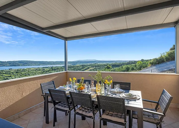 Lovely In Donje Polje