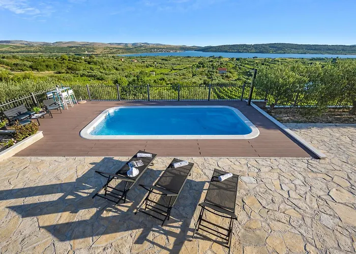 Vakantiehuis Lovely In Donje Polje