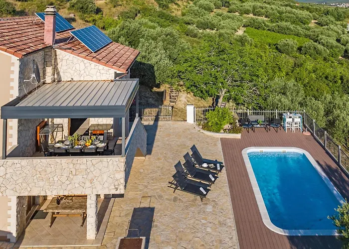 Vakantiehuis Lovely In